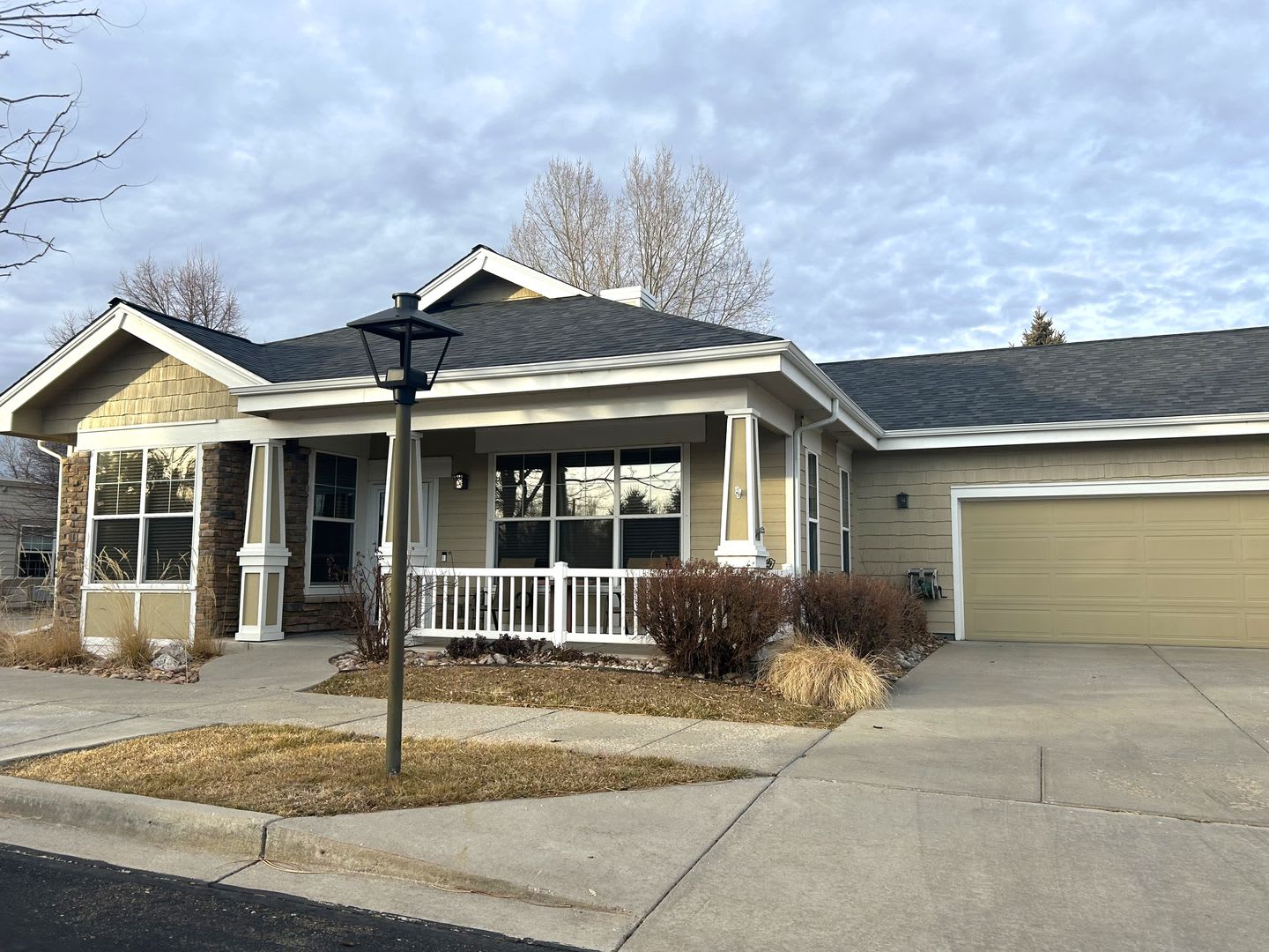 Beautiful 2 Bedroom Patio Home In A Premier 55 Community – photo 1 of 235