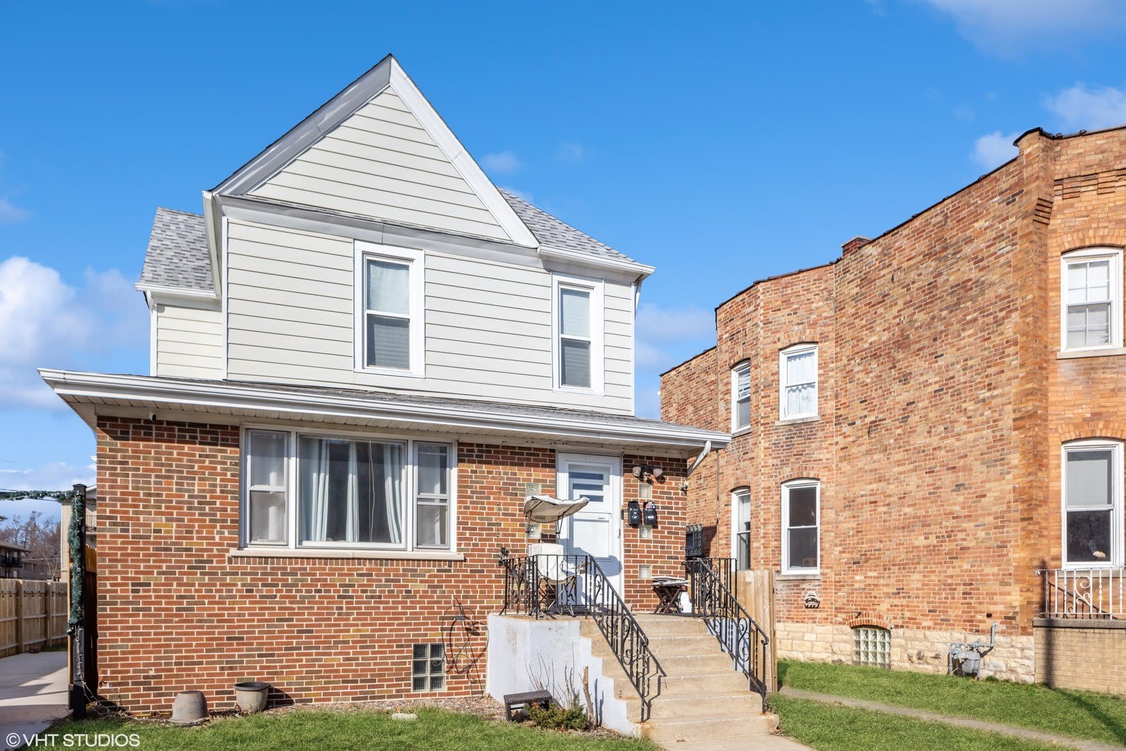 9518 S 53rd Avenue – photo 1 of 10