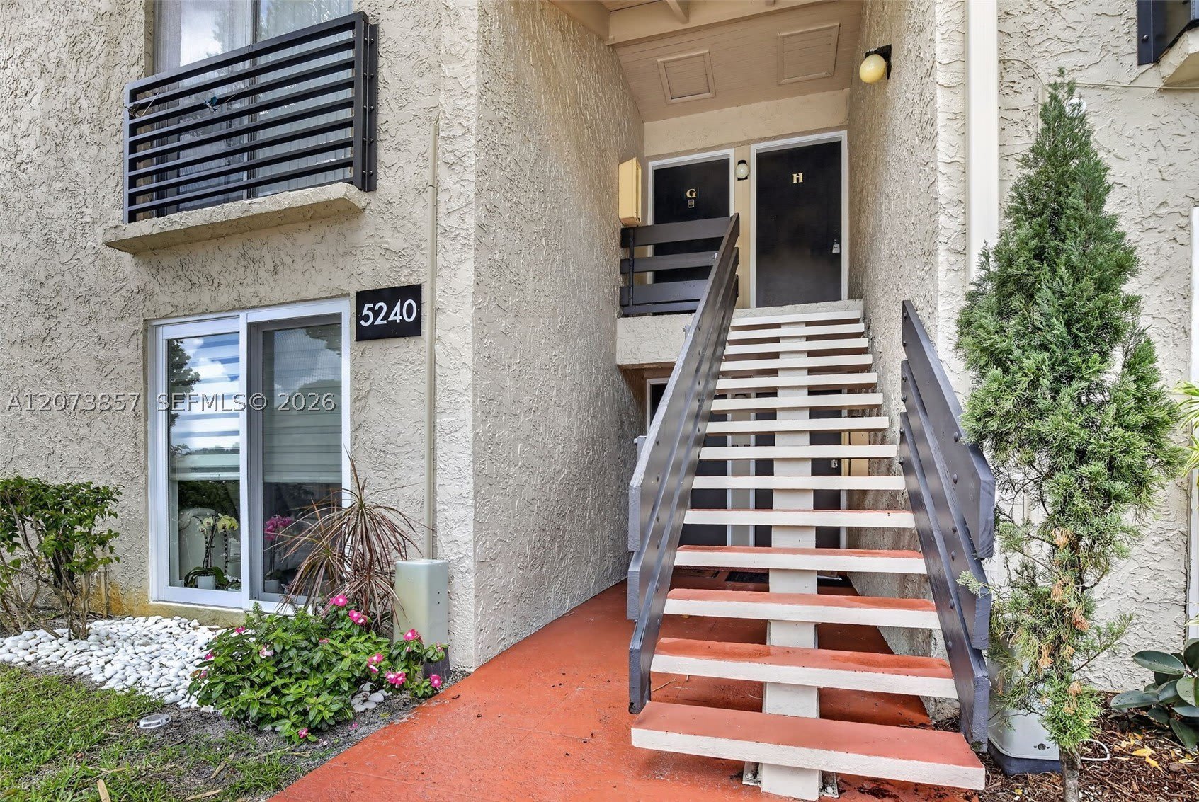 5240 Ne 6Th Ave – photo 1