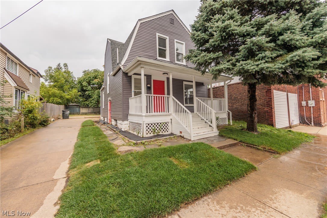 1558 Winchester Avenue – photo 1