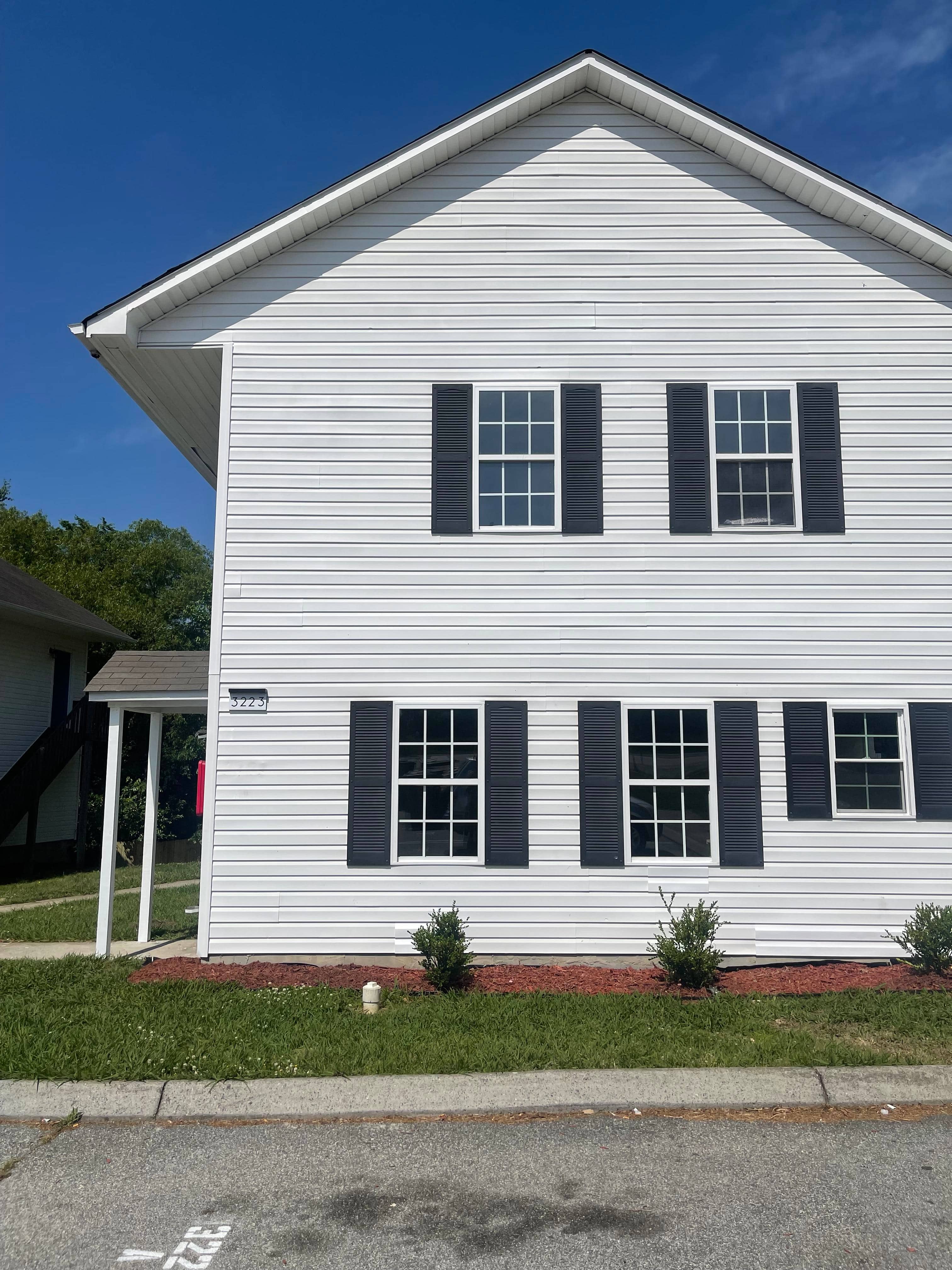 3223 Summit Ave – photo 1
