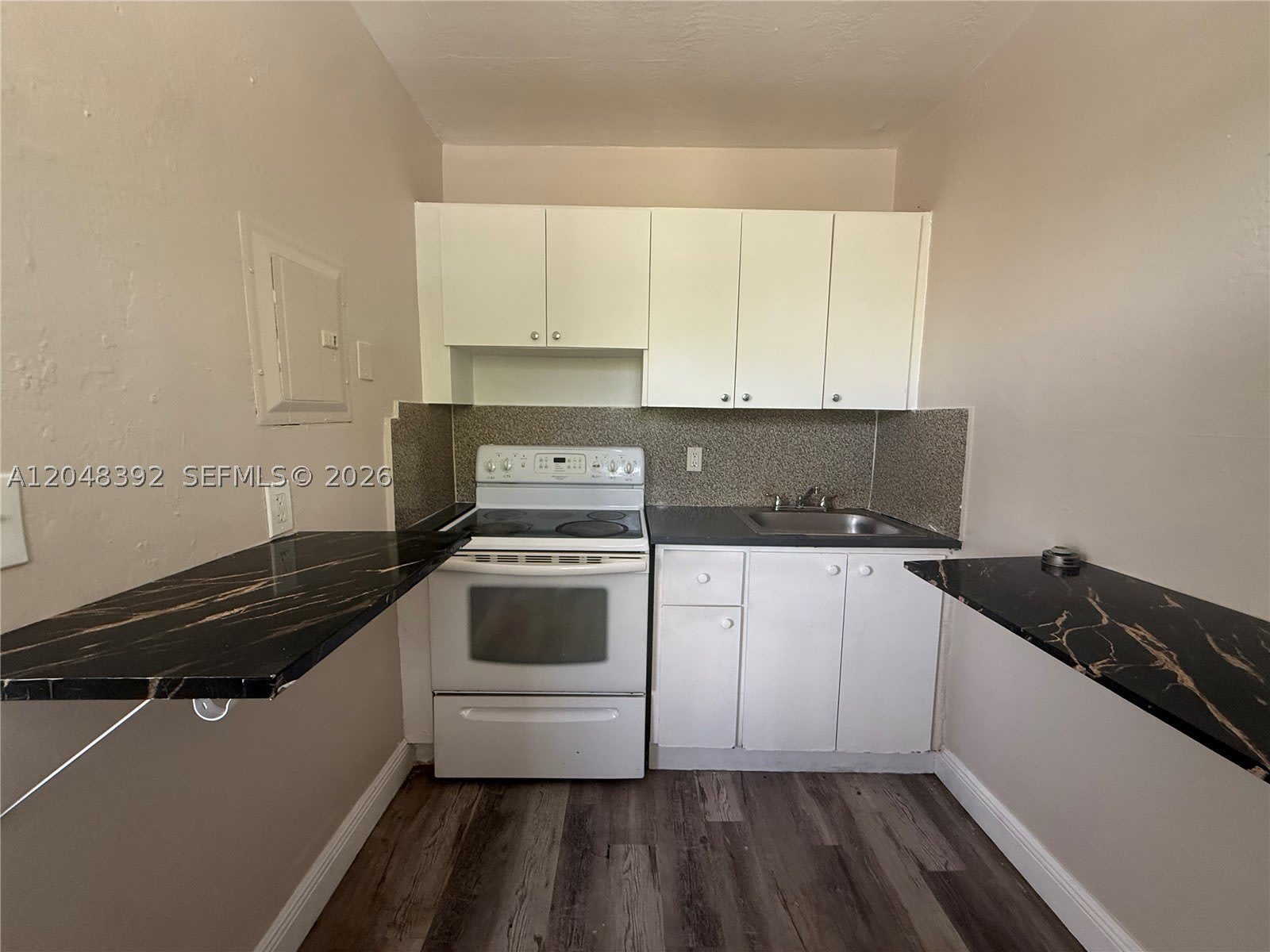 6901 NW 8th Ave – photo 1