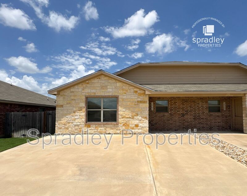 1562 Vani Ct – photo 1 of 13