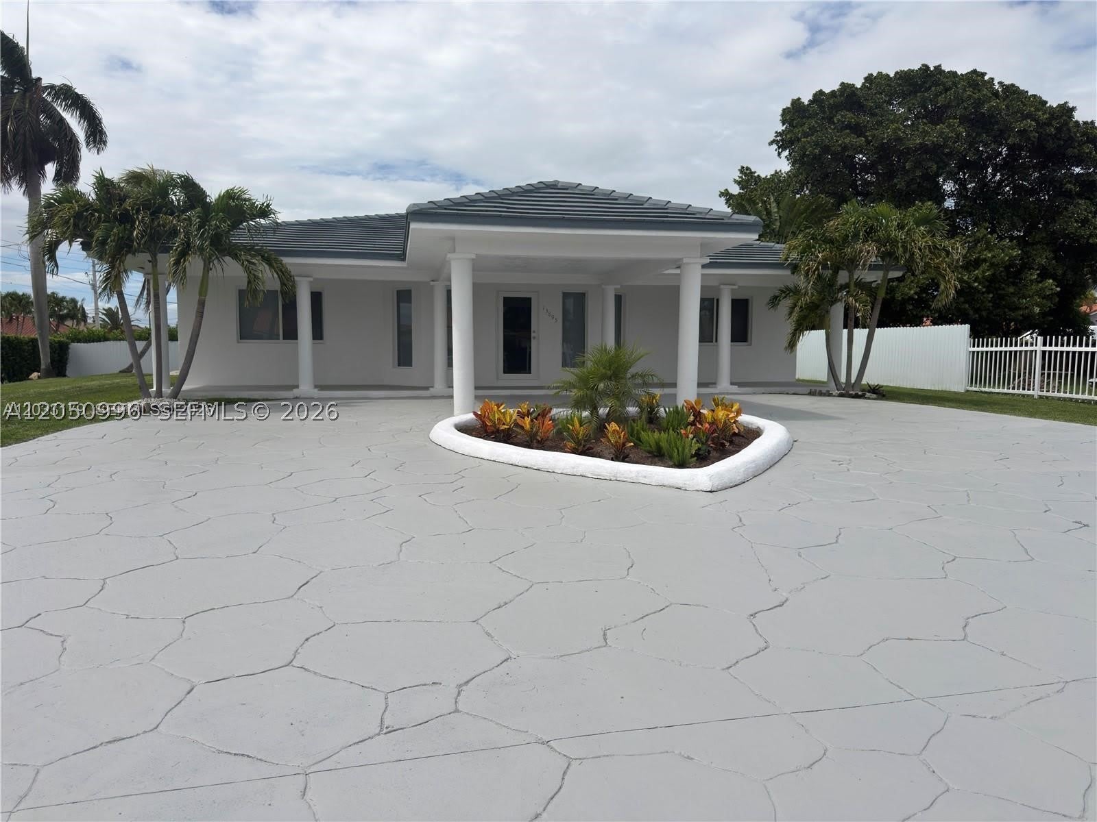 13895 SW 22nd St – photo 1