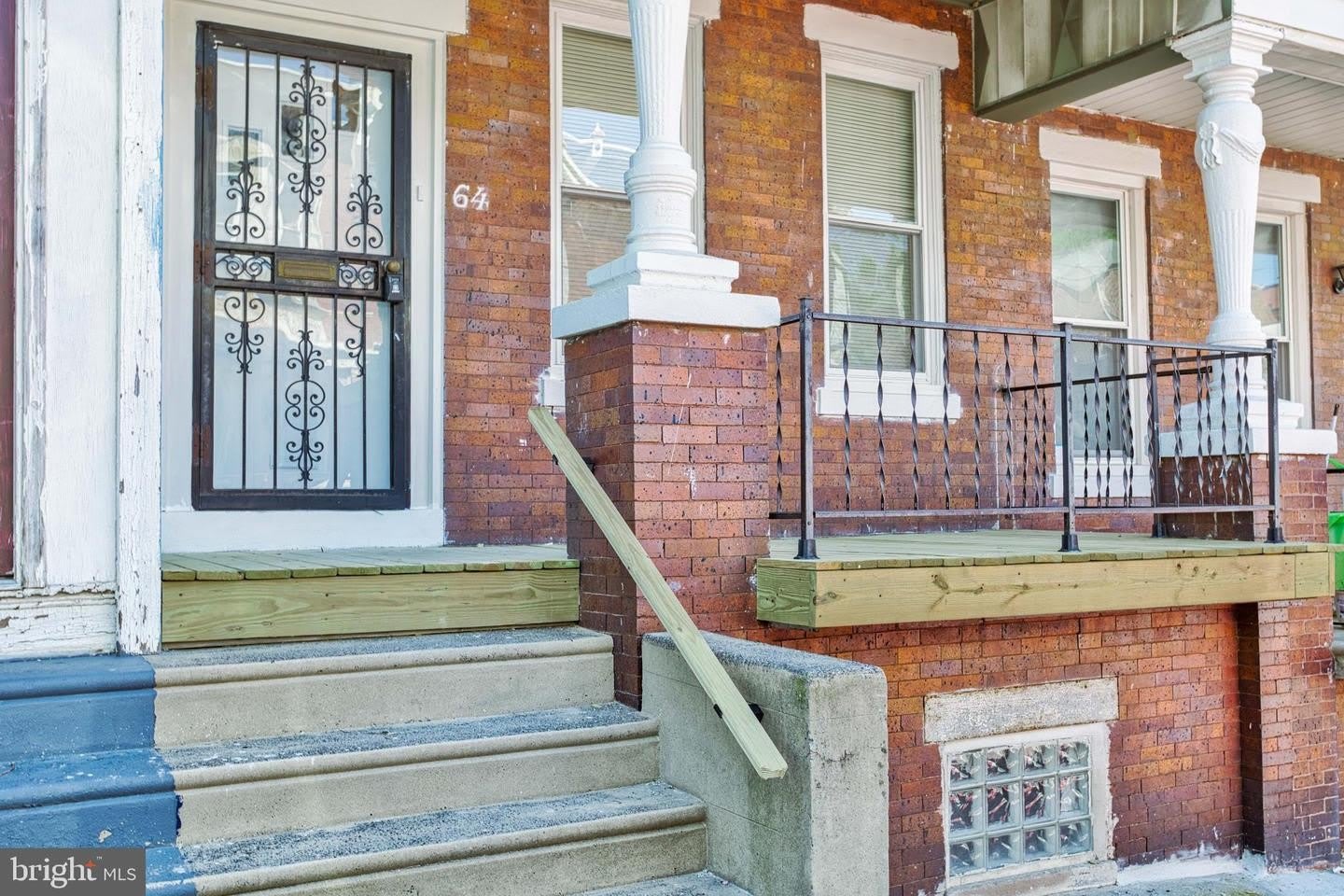 64 W SHARPNACK ST – photo 1
