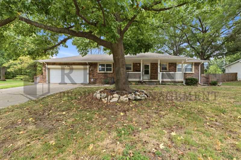 428 Peach Tree Lane – photo 1 of 48