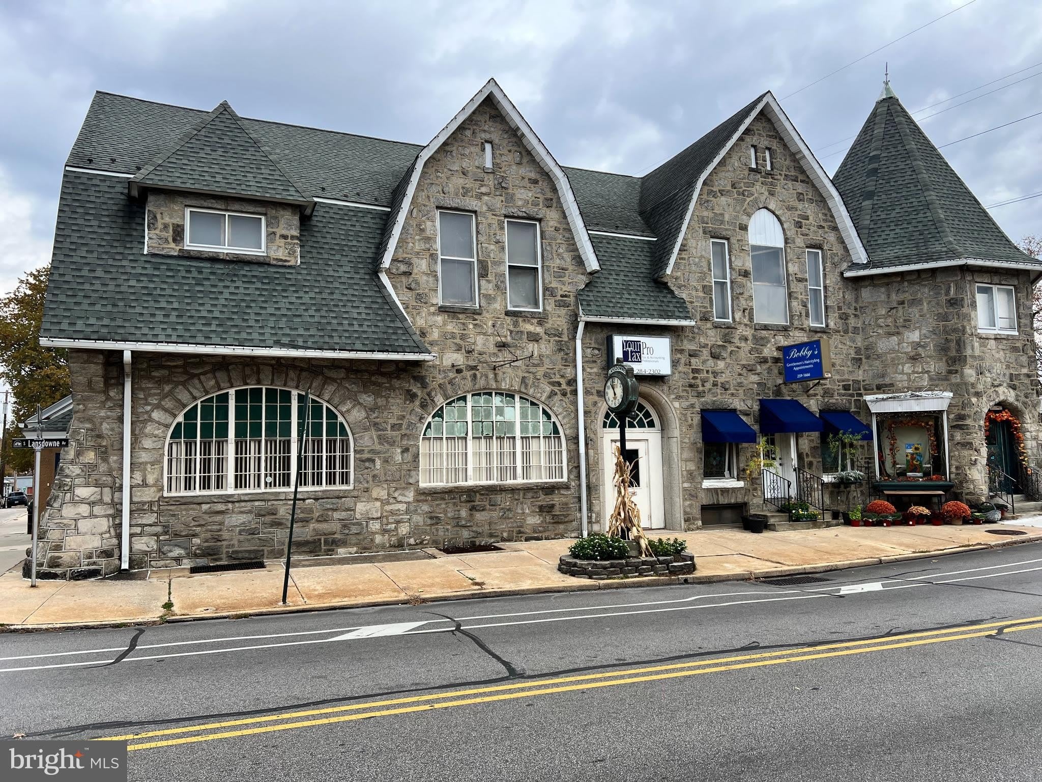 27 S LANSDOWNE Avenue – photo 1 of 21