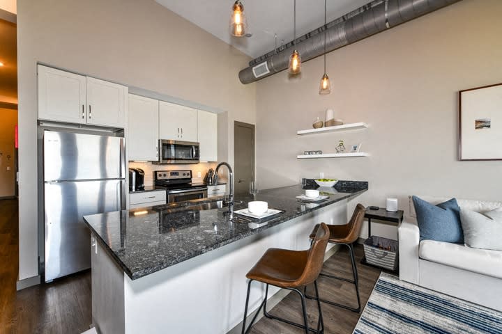 1037 N 7Th St – photo 1