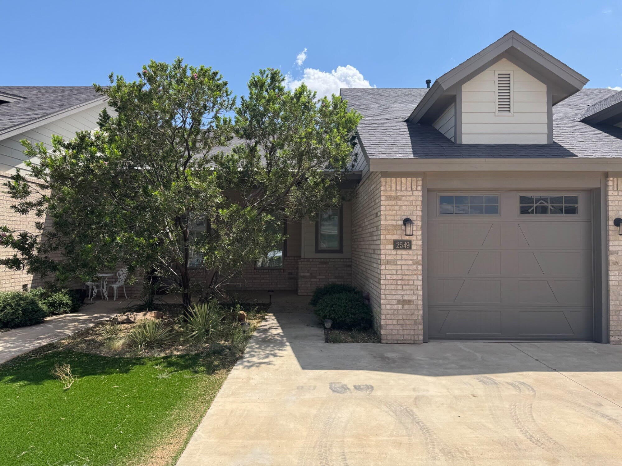 2549 138th Street – photo 1 of 8