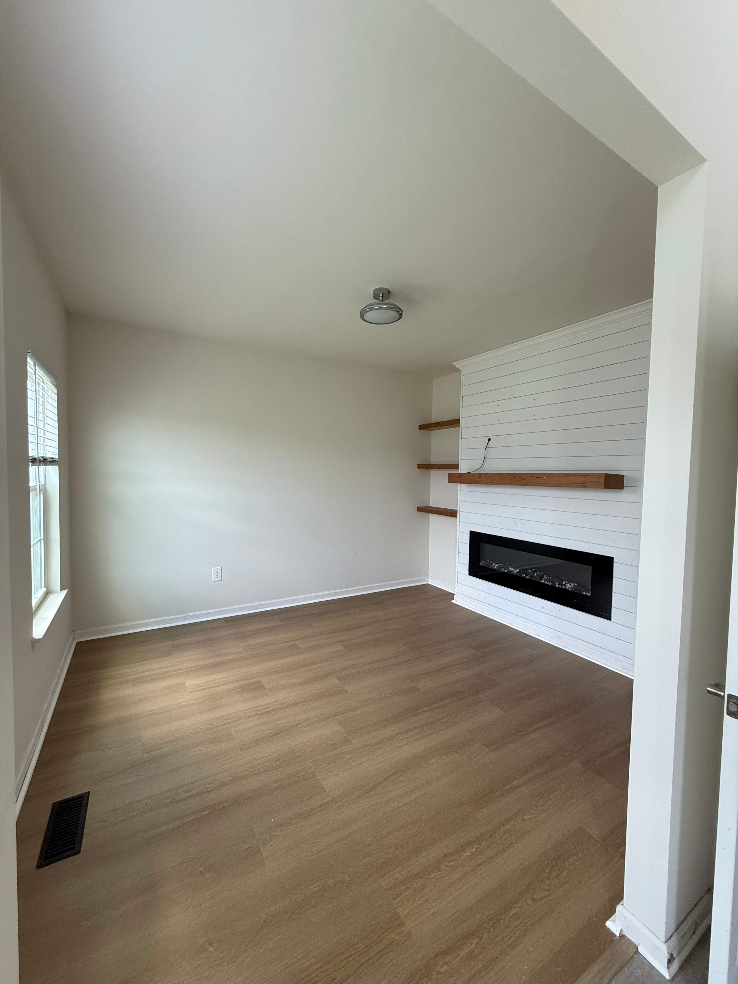 35 Holly Hill Dr – photo 1 of 13