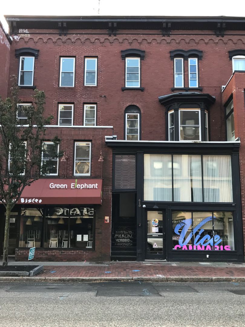 610 On Congress St Newer Studio Apt 1Ba 1470 00 Heat H20 Included Available 09 01 26 – photo 1 of 78
