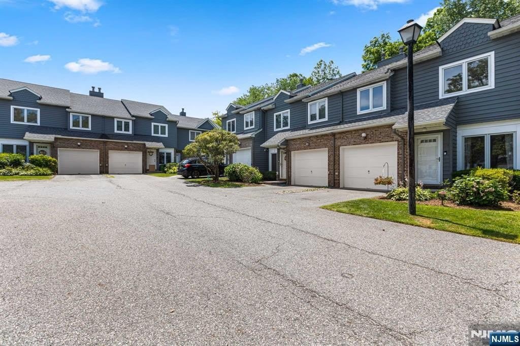 6 04 Cross Meadows – photo 1 of 54