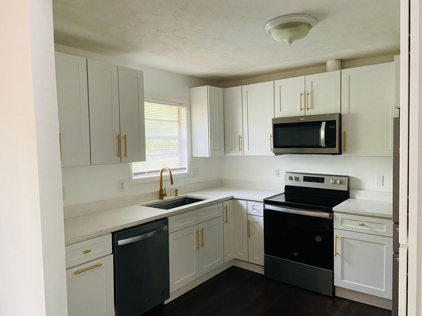 3 bedrooms /2 bath Condo Available Now – photo 1 of 30