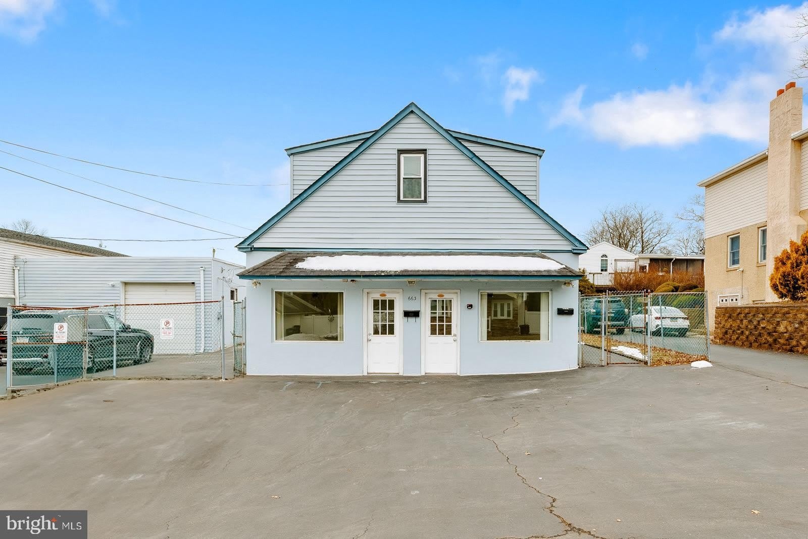 663 CLEARVIEW Avenue – photo 1 of 15