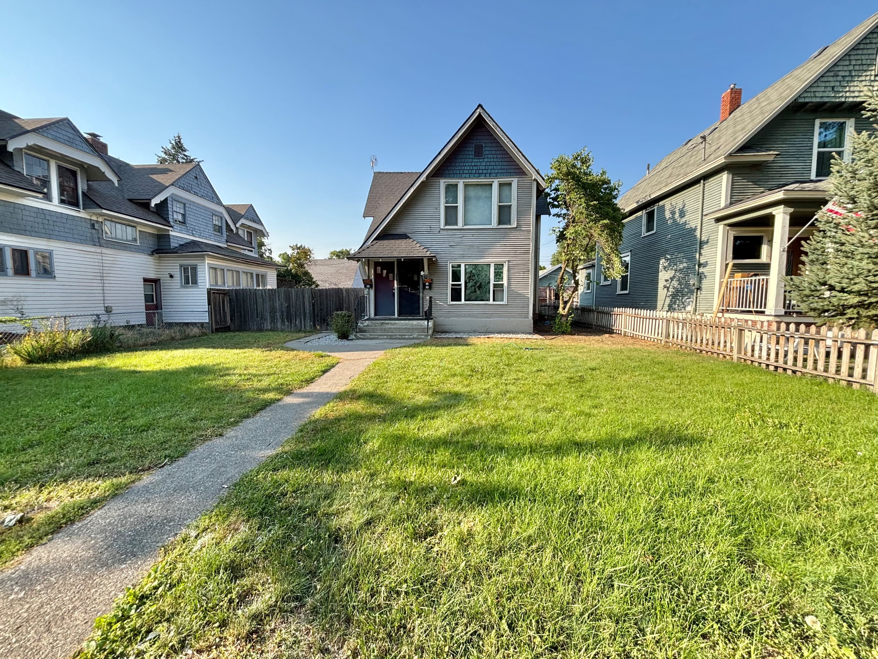 1122 West Augusta Avenue – photo 1