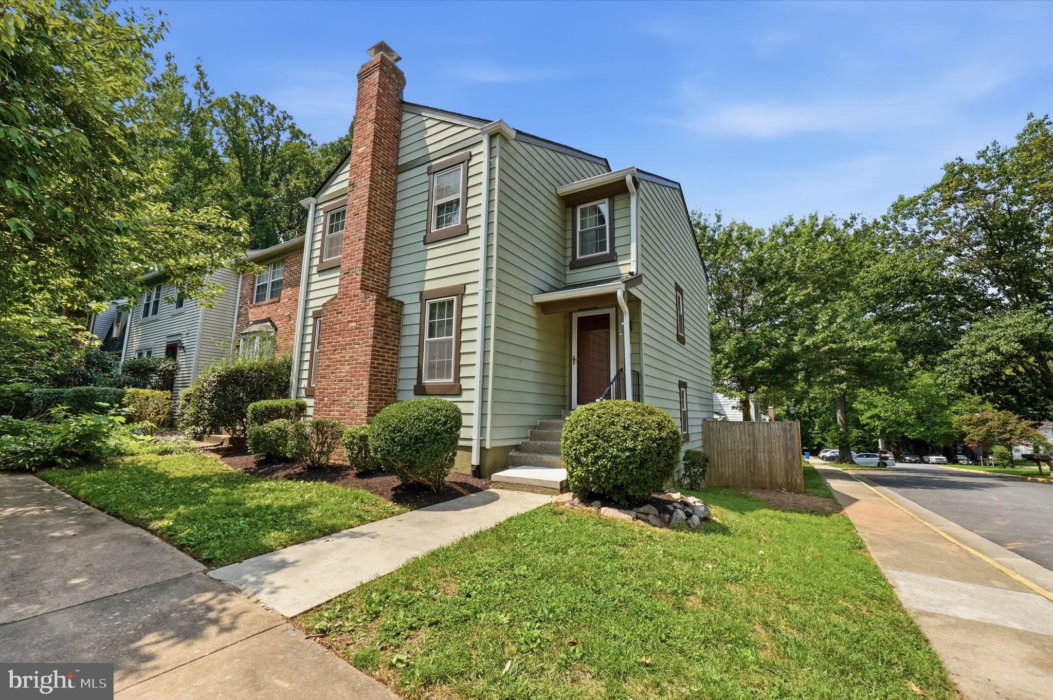 10065 Chestnut Wood Lane – photo 1 of 35