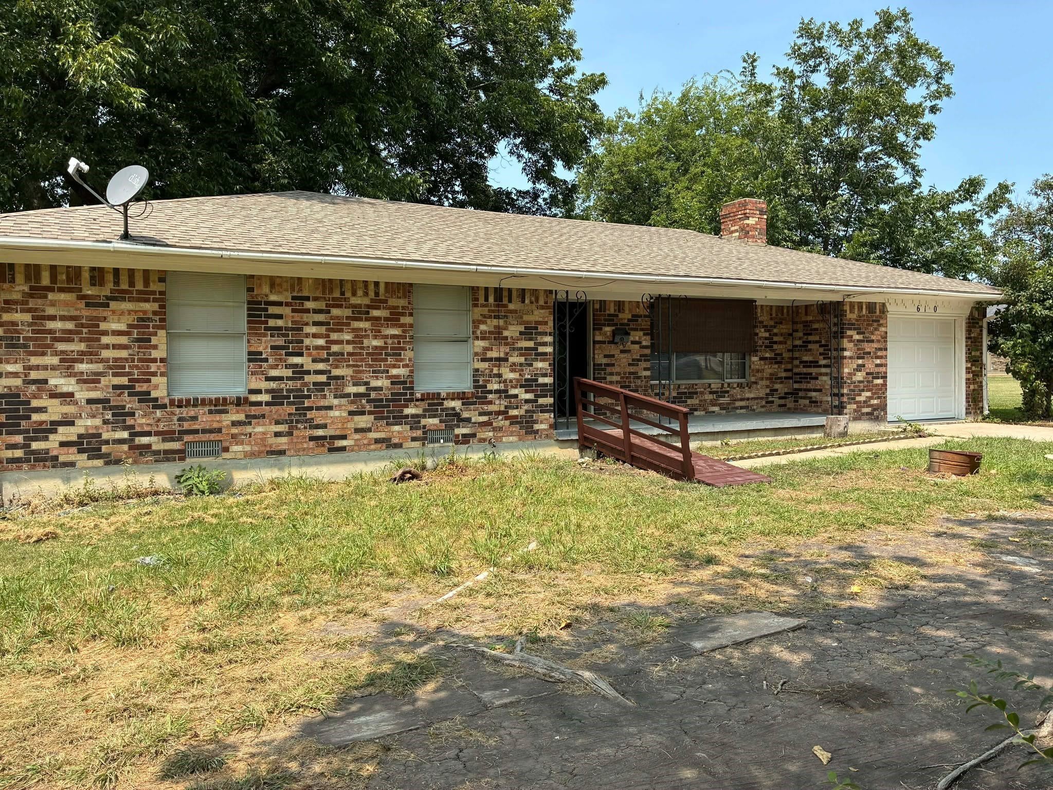 610 S Rike Street – photo 1 of 99