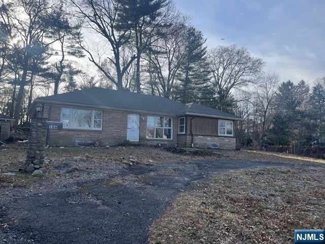 166 Midwood Road – photo 1 of 15