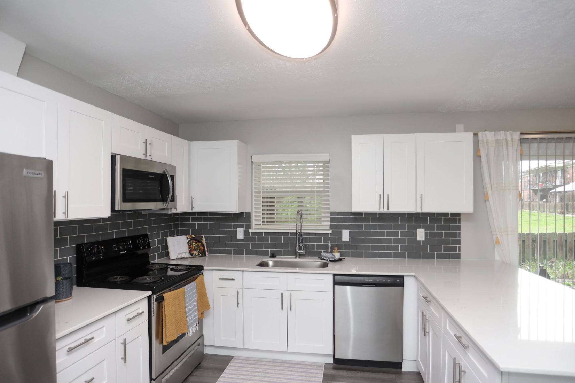 Spinnaker Court – photo 1