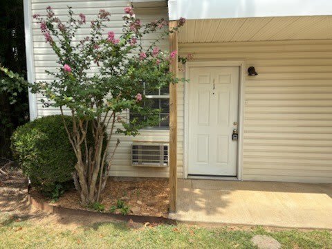 1205 N Oakland Avenue – photo 1
