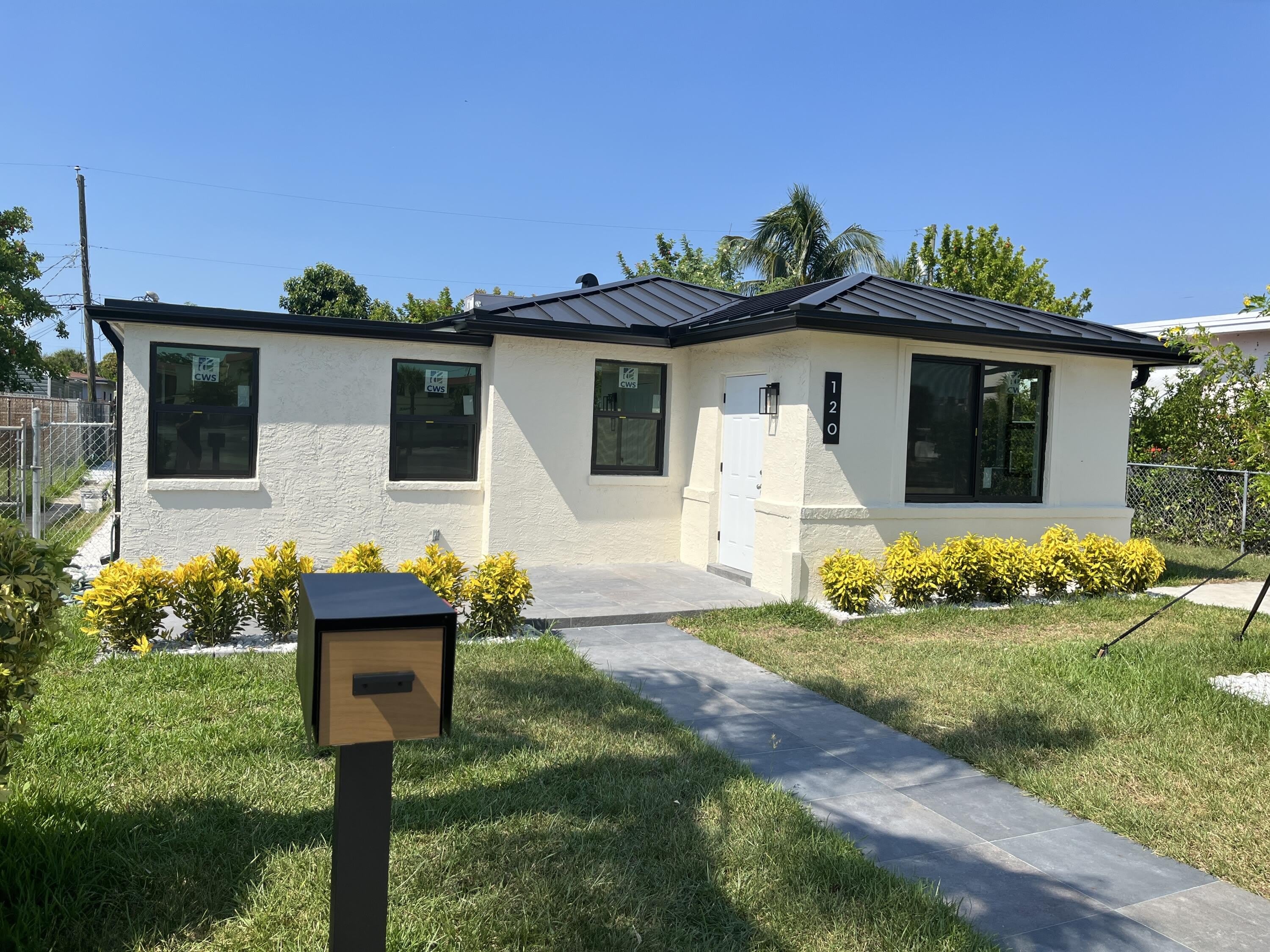 120 W 22ND Street – photo 1