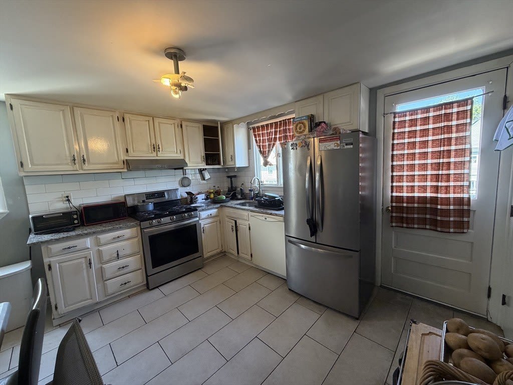 12 Appleton St – photo 1