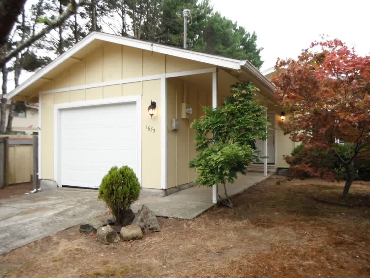 1655 34th Street – photo 1 of 20