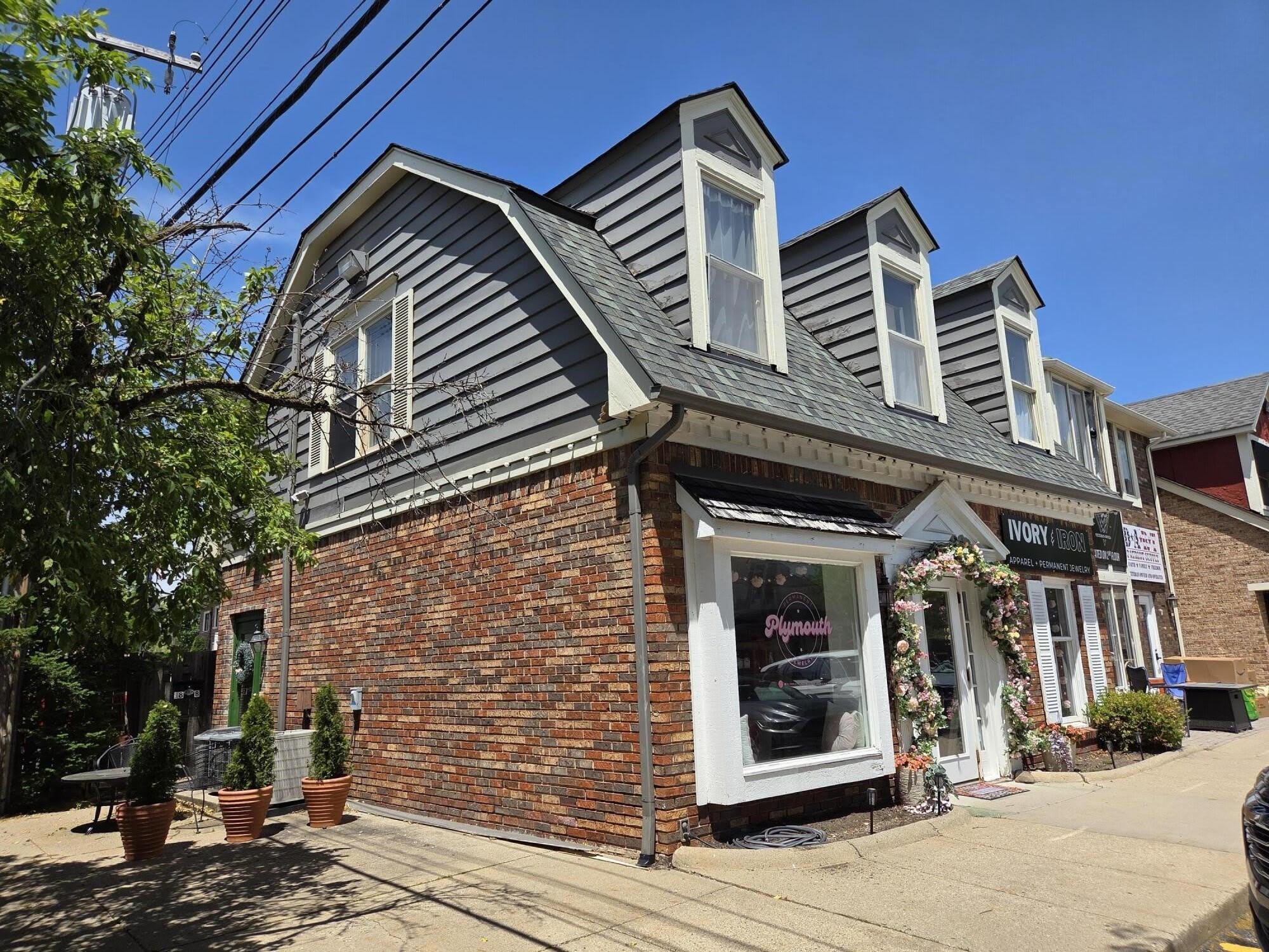 963 W Ann Arbor Trail – photo 1 of 10