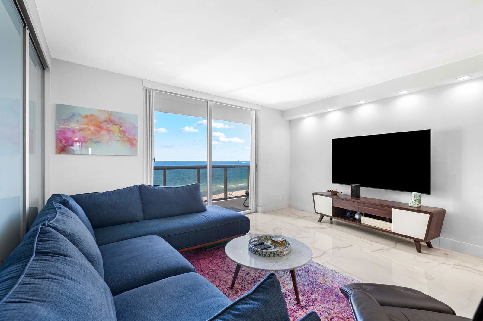 6039 Collins Avenue – photo 1