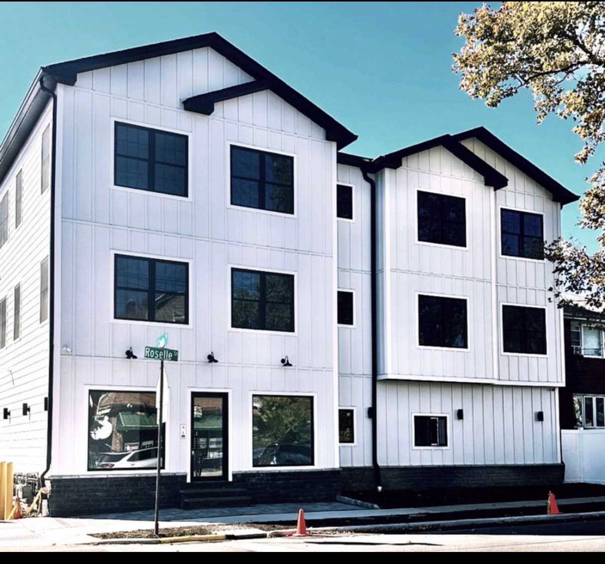 1001 Roselle Street – photo 1