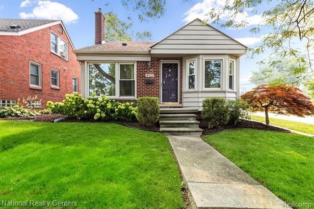 4521 Elmwood Avenue – photo 1