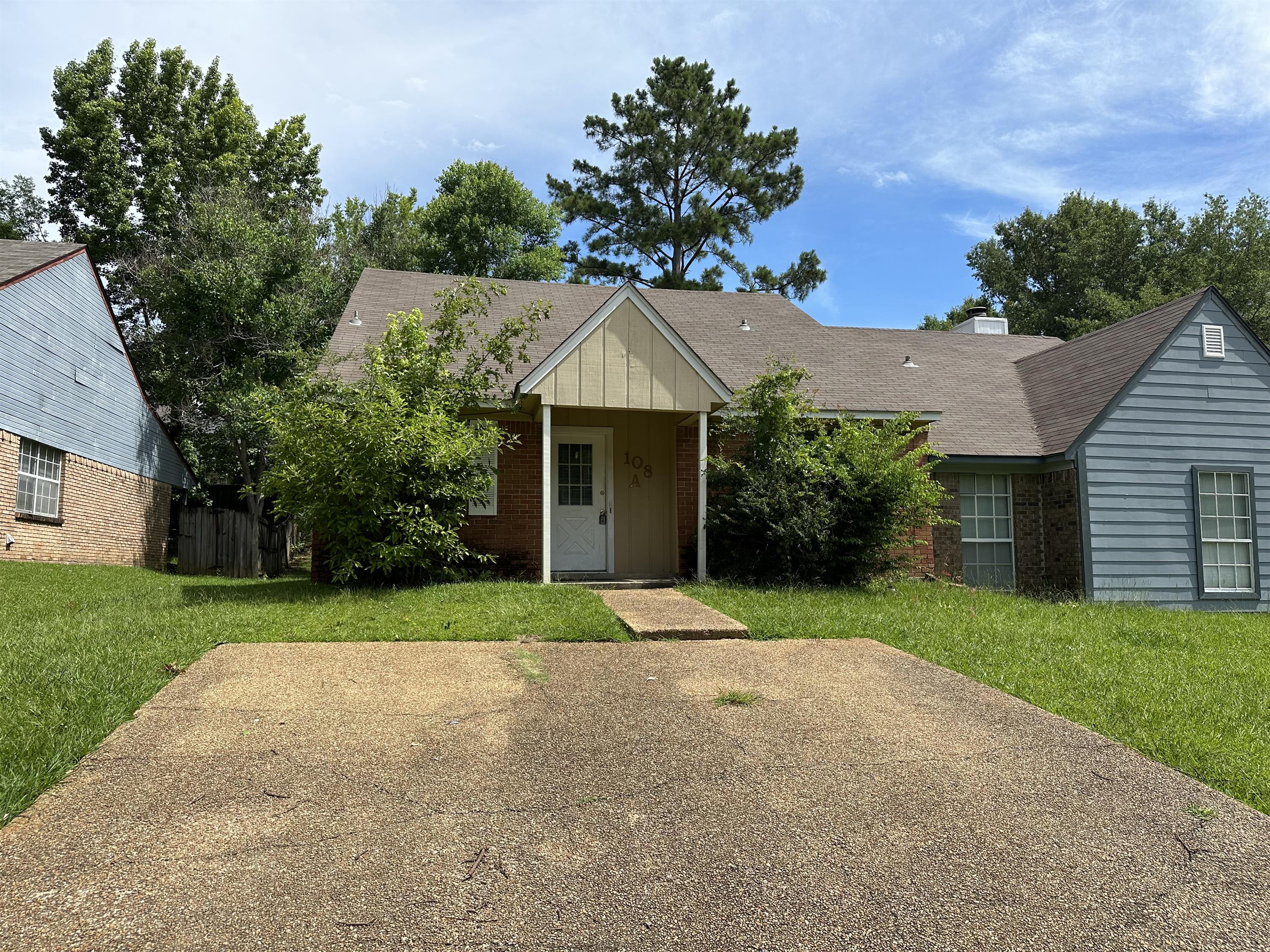 108 Briarmeade Drive A – photo 1 of 11