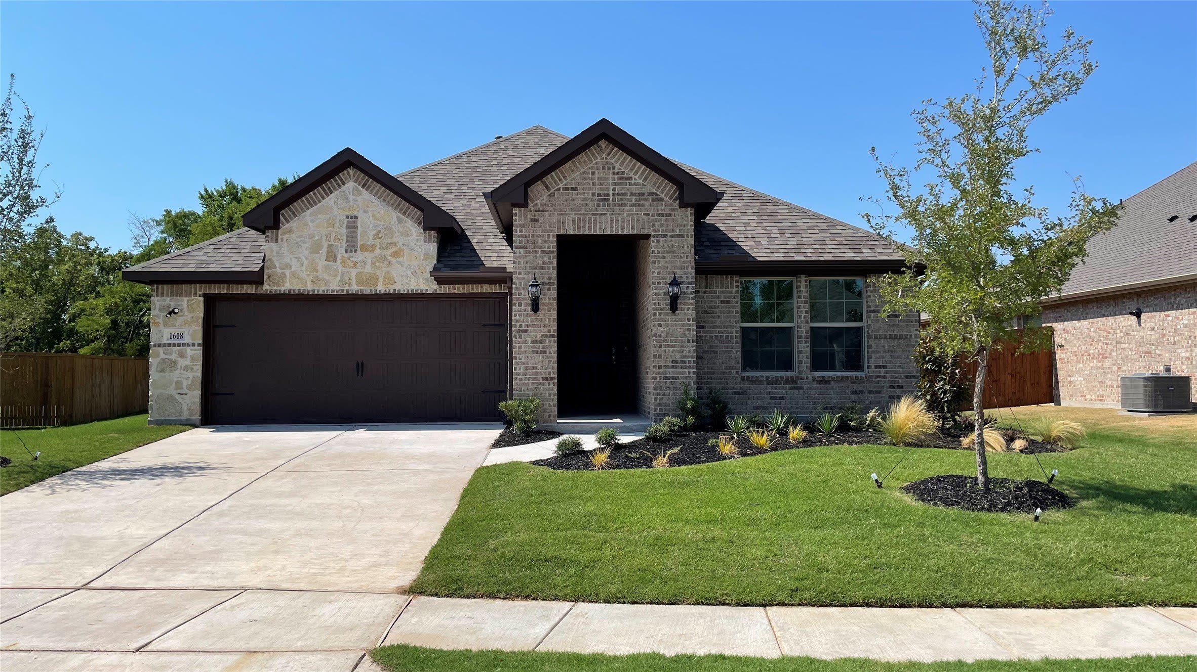 1608 Elizabeth Street – photo 1