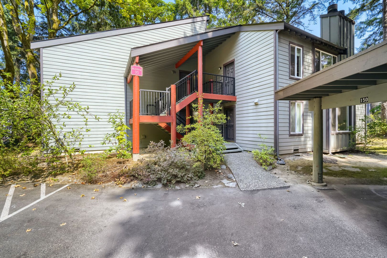 Awesome 2 Bedroom Condo Adjacent to Microsoft! – photo 1