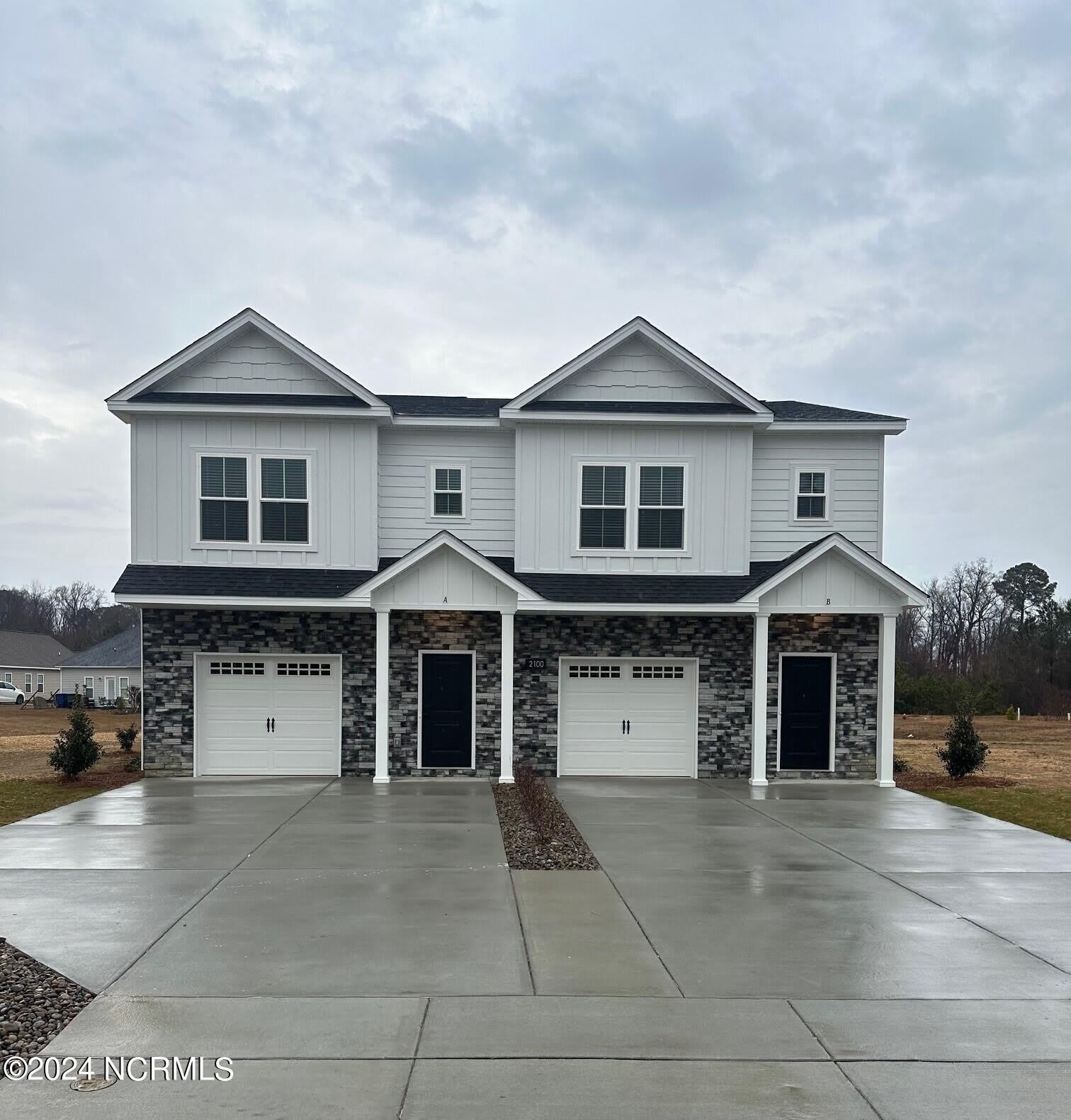 2100 N Kali Lane – photo 1 of 14