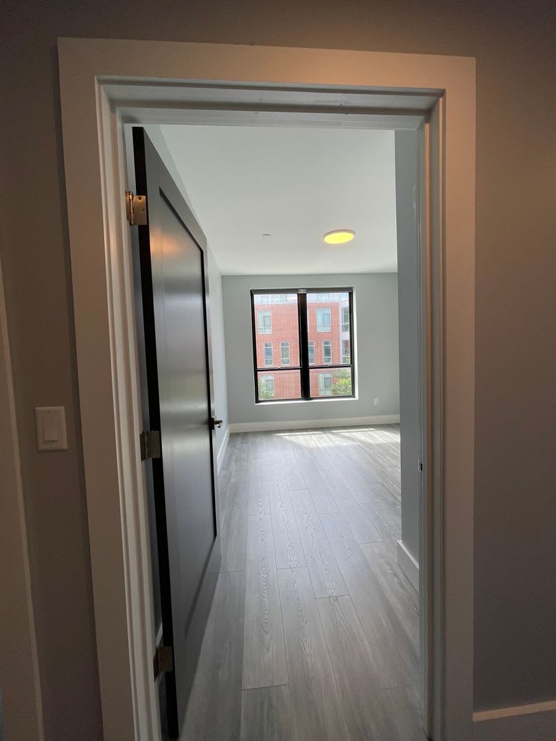 Charming 2 Bedroom No Broker Fee – photo 1
