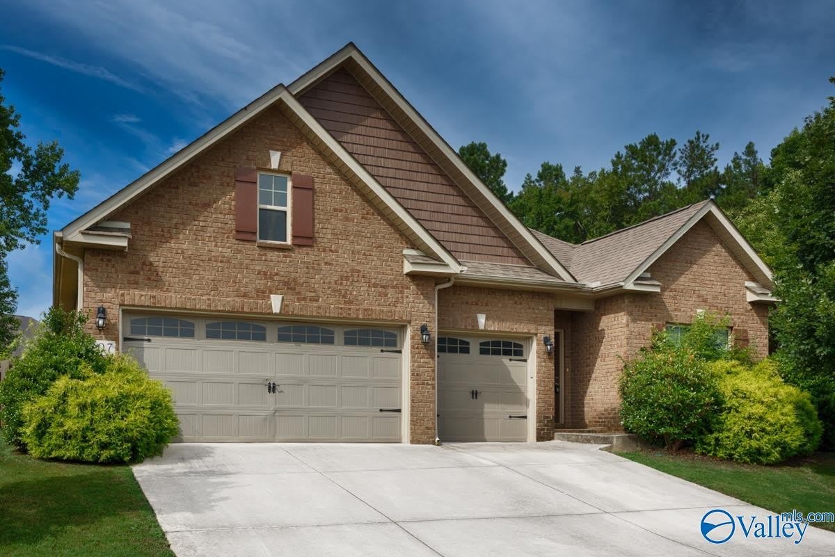 207 Blackwood Drive – photo 1 of 25