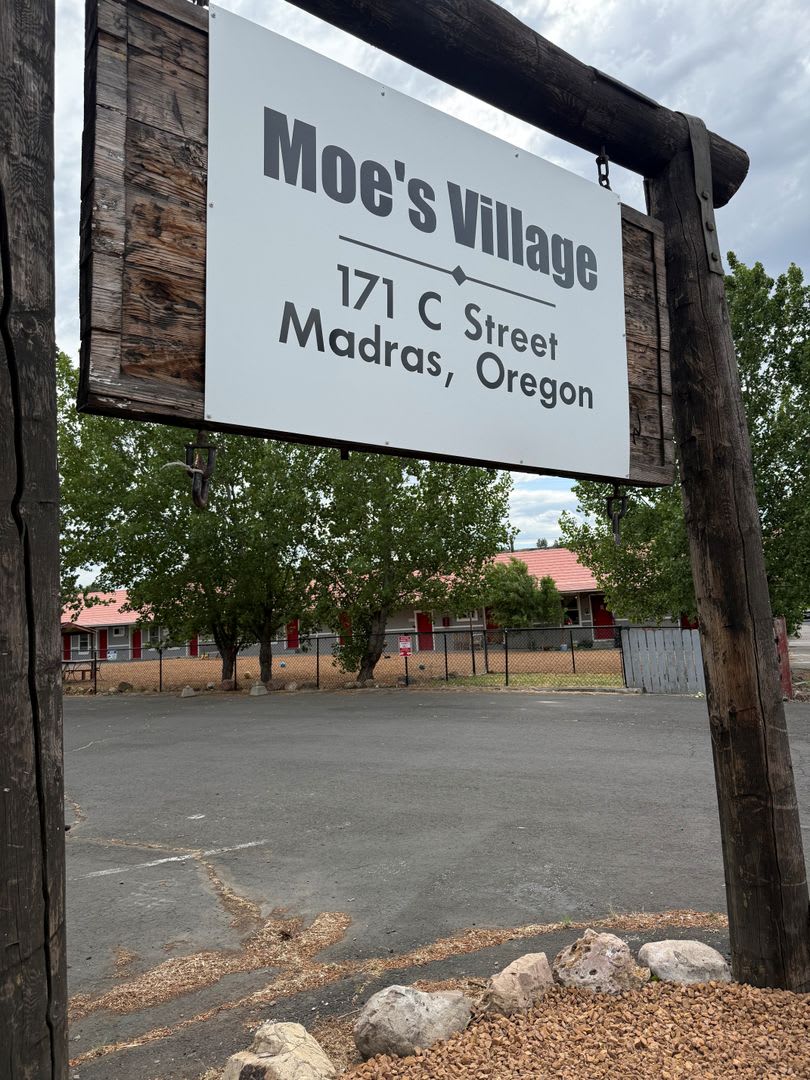 1 Bedroom / 1 Bathroom Apartment in Madras Oregon – photo 1 of 5