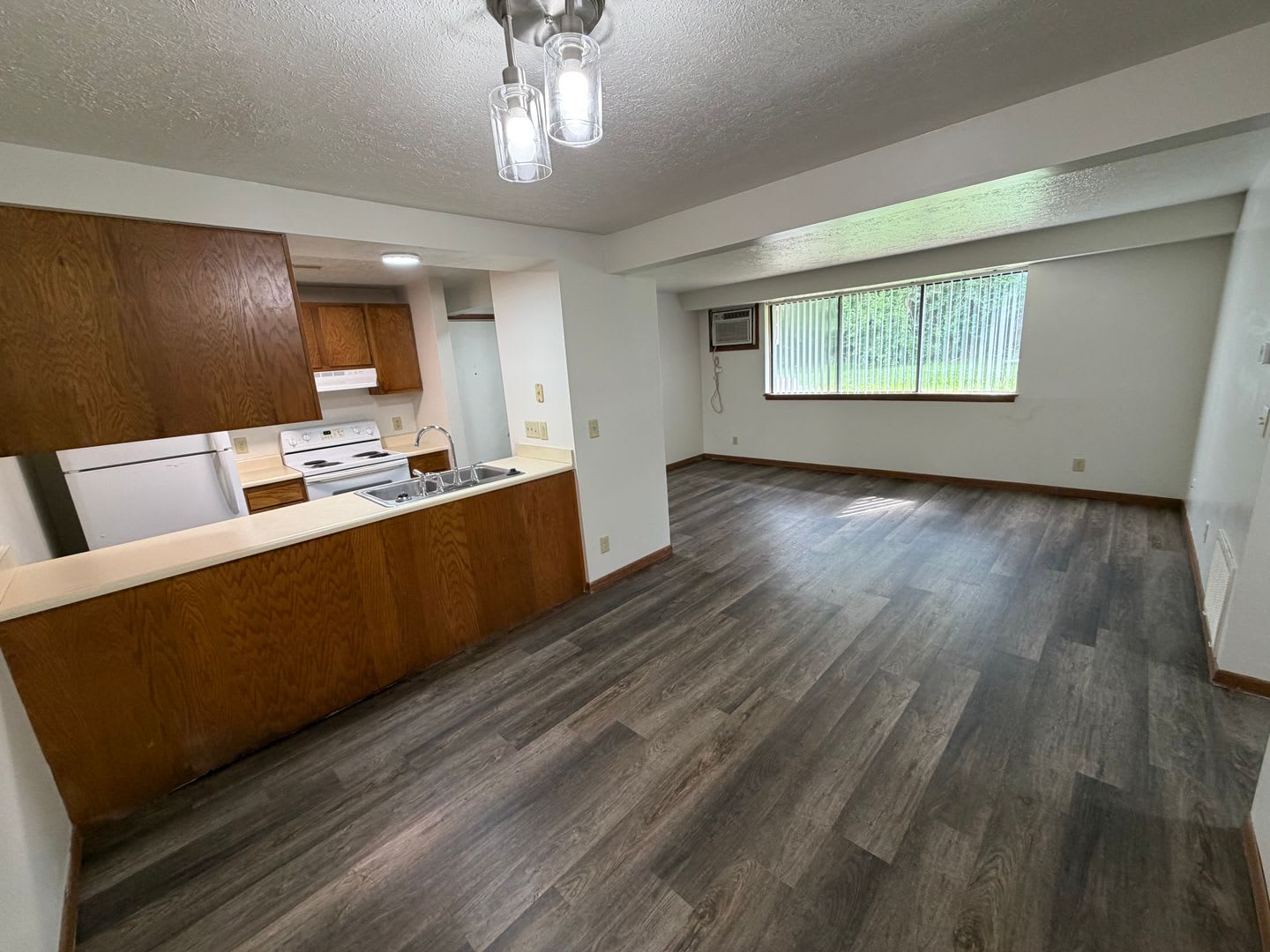 2 bedroom, One Bath Apartment Ground Floor with Huge Picture Window – photo 1 of 12