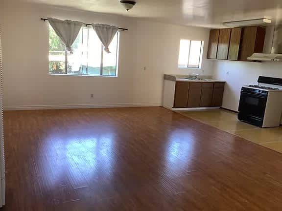 2637 Sichel St – photo 1