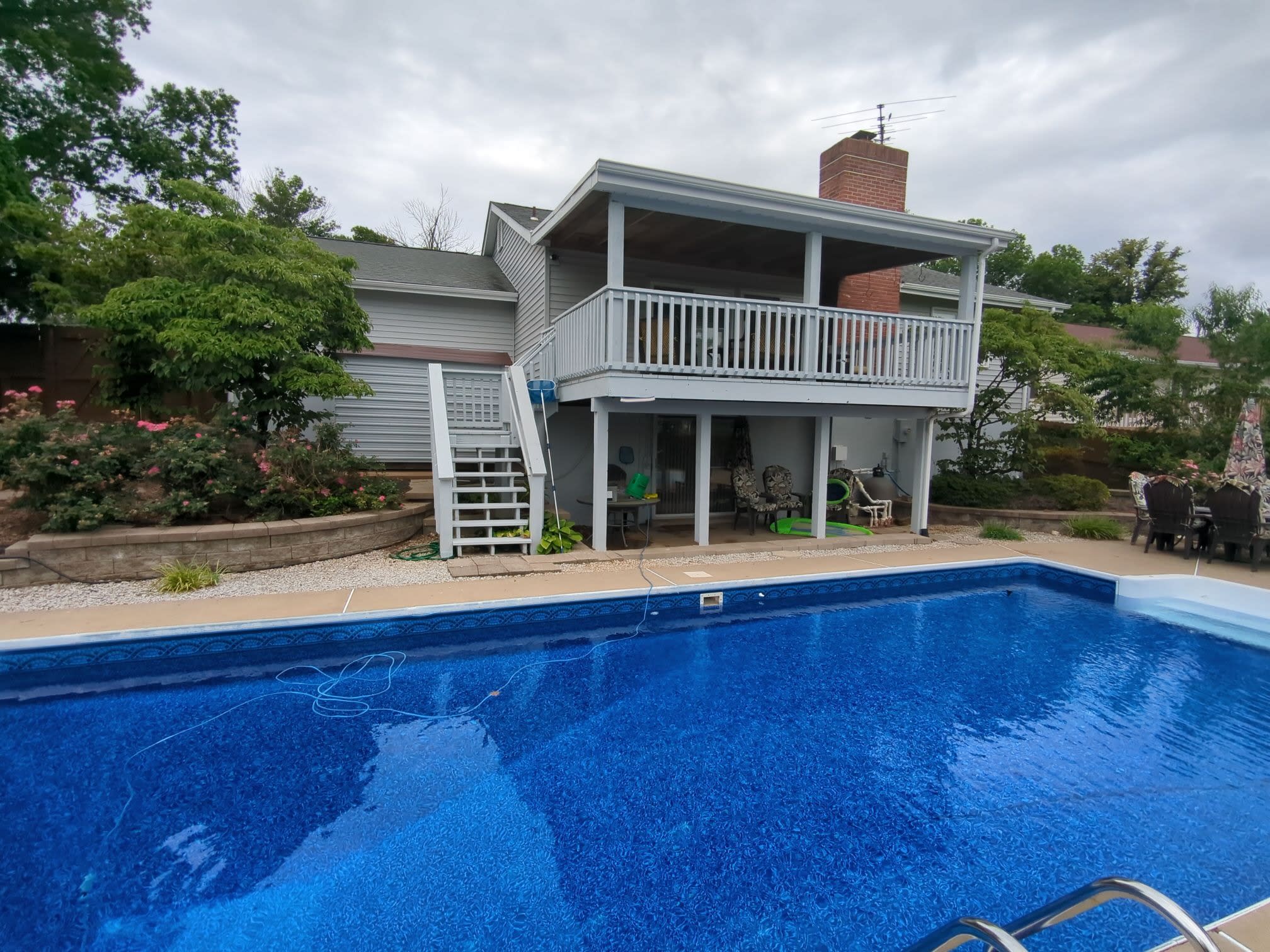 8 Parkrose Court – photo 1 of 48