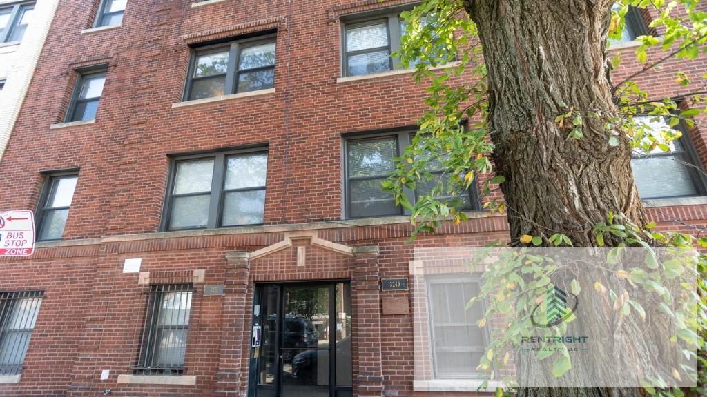 3251 North Damen Avenue – photo 1