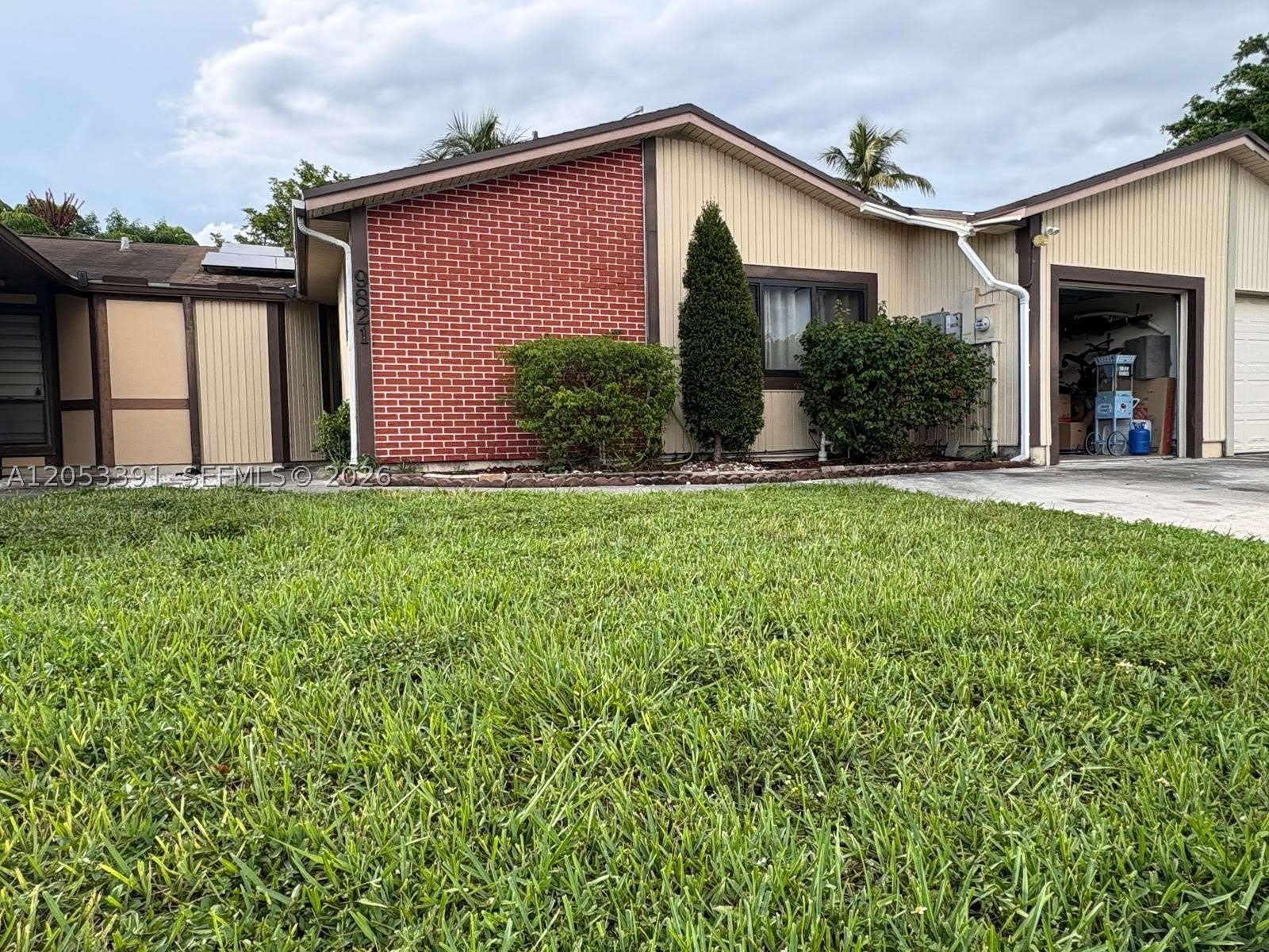 9821 W Elm Ln – photo 1