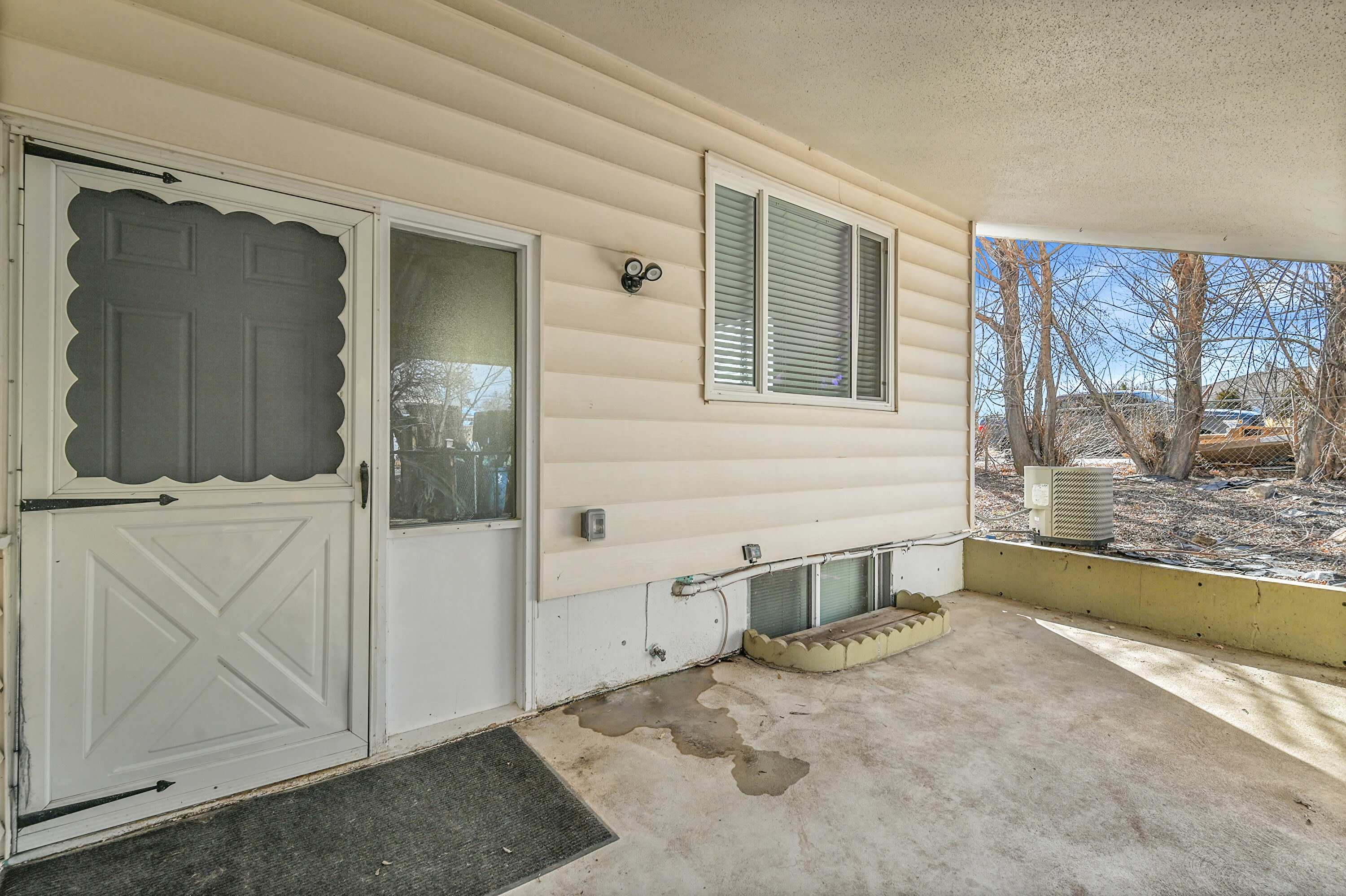1526 Main St – photo 1 of 13