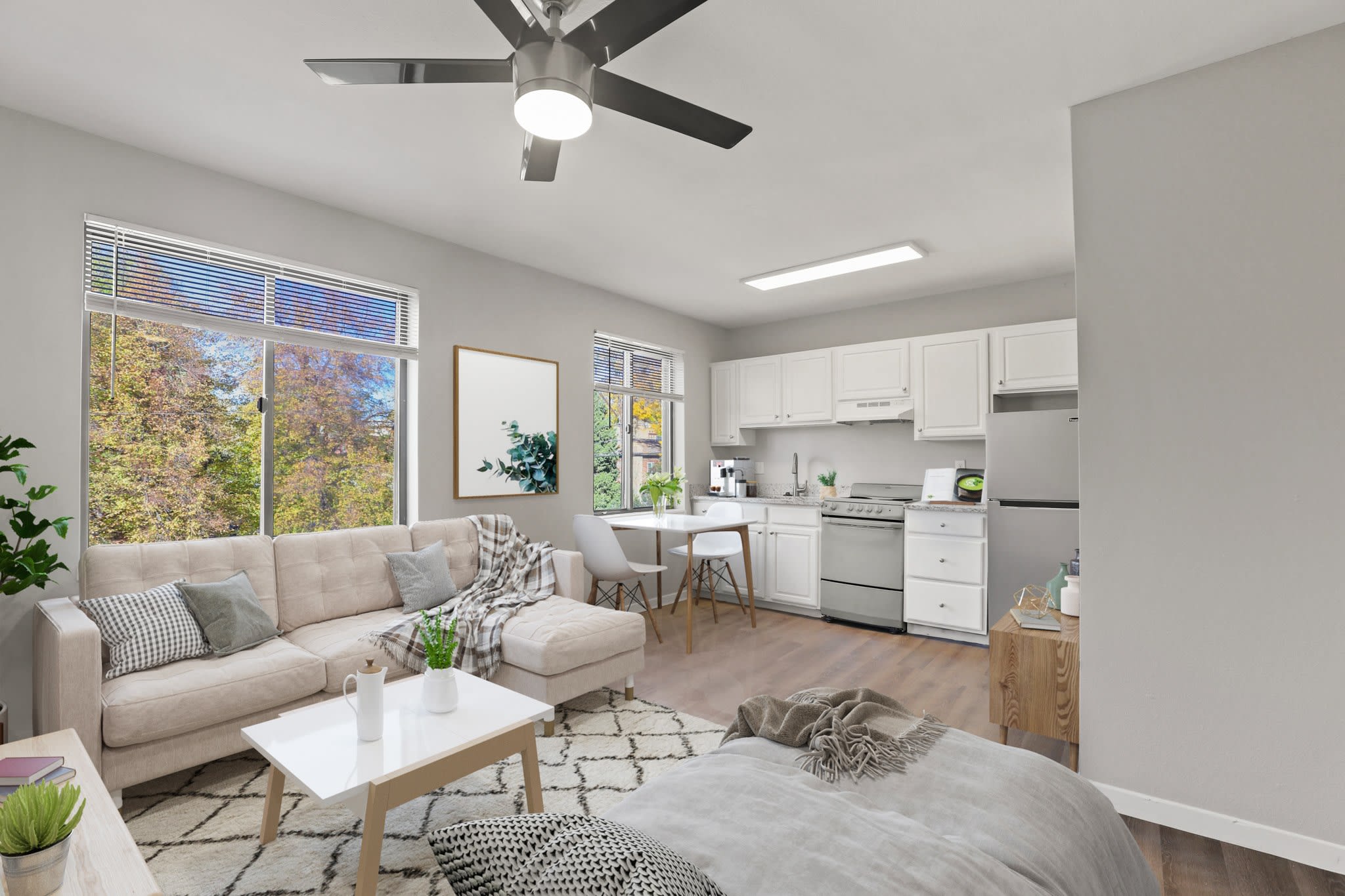 Crown Apartments – photo 1