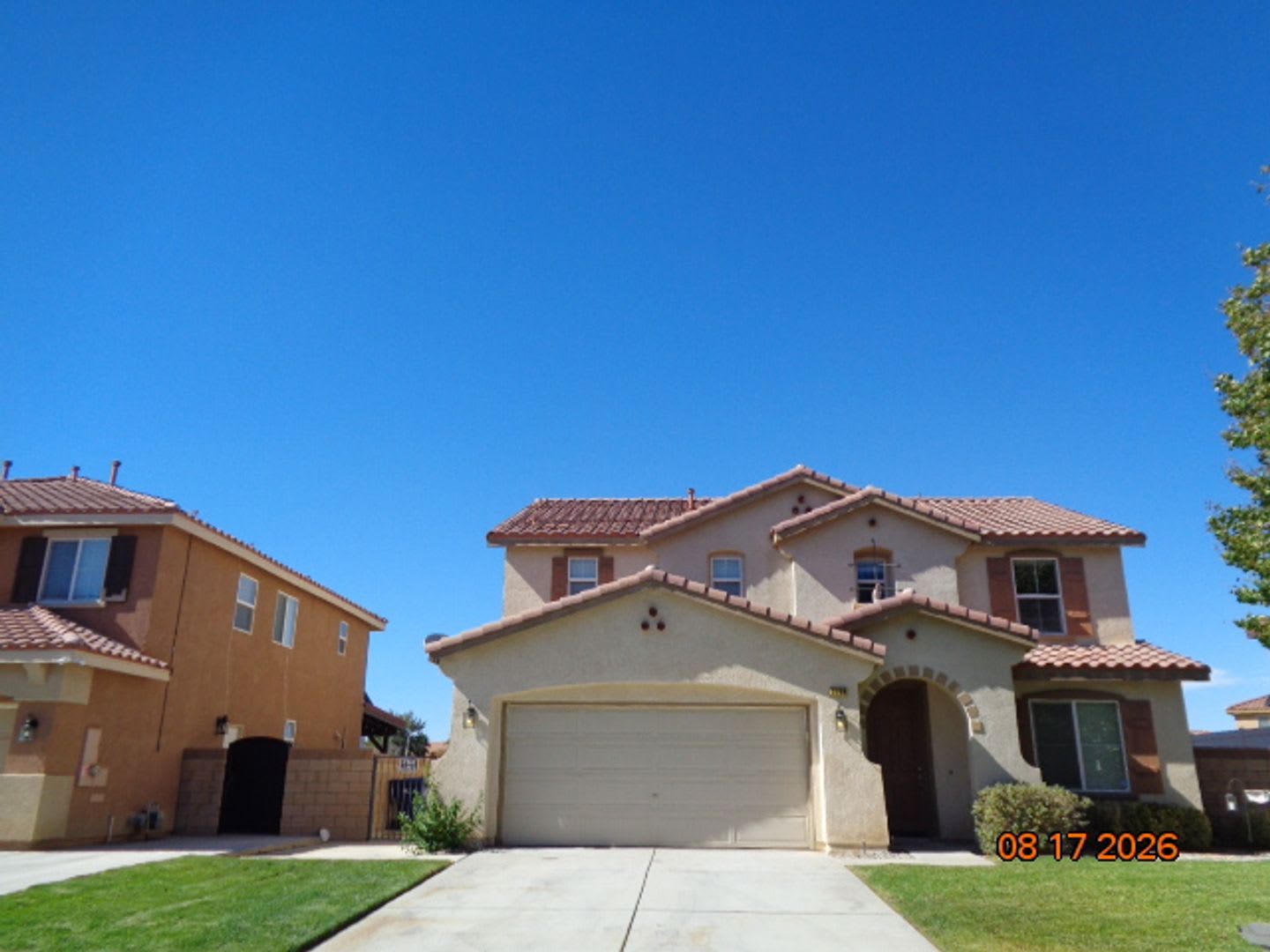 Gorgeous 4 bedroom 2.5 bath with all the upgrades! – photo 1