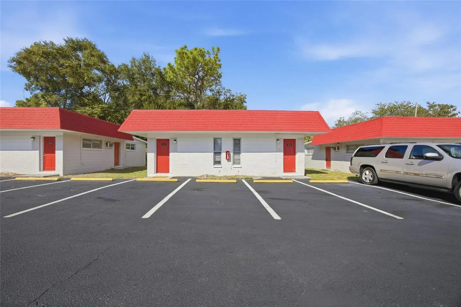 1302 Morris Park – photo 1 of 232