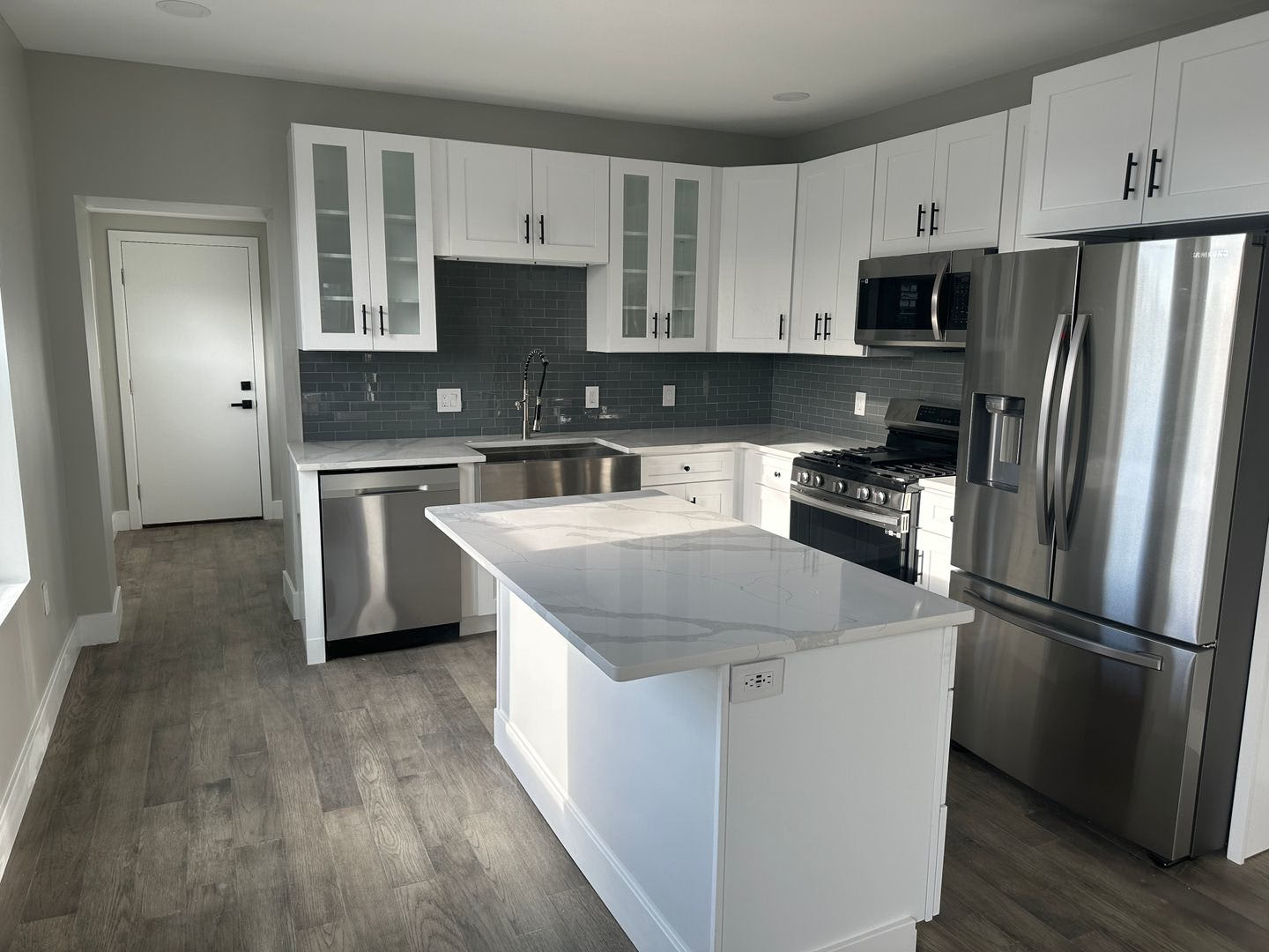 484 Shurs Ln – photo 1