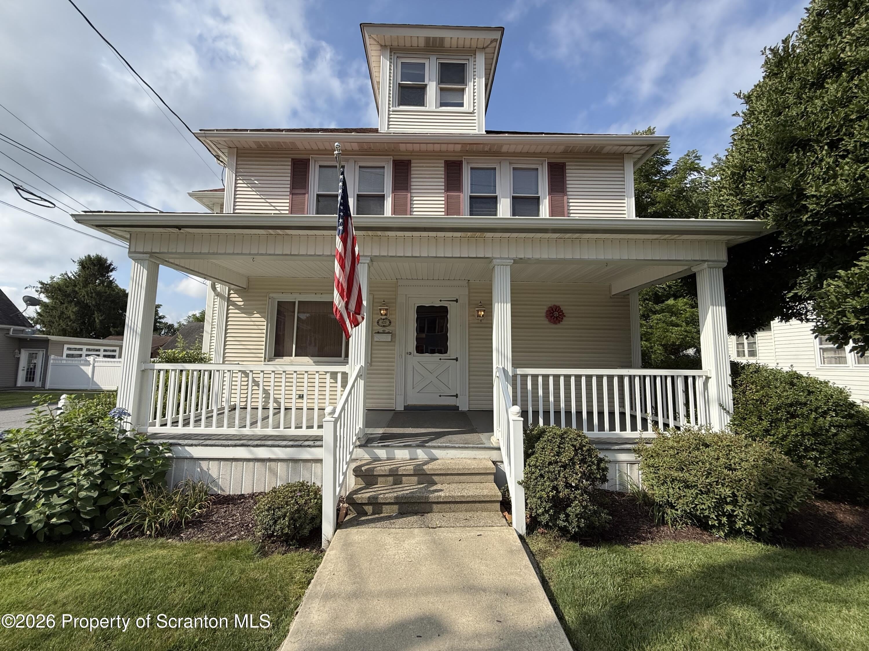 423 Keystone Avenue – photo 1 of 13