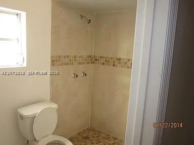 2410 NW 34th St – photo 1